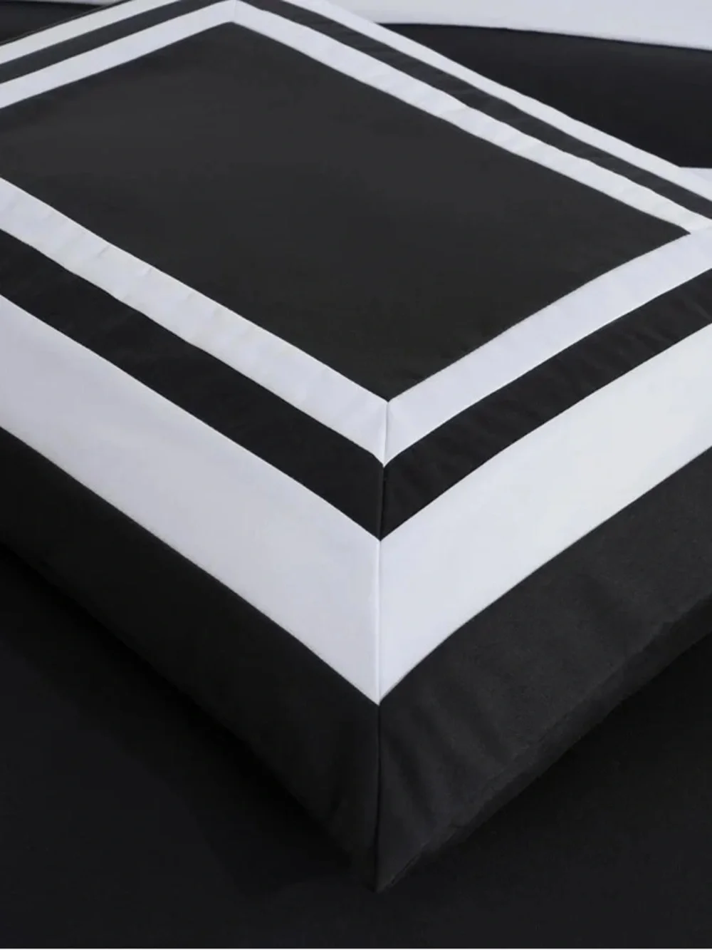 Classic Black and White Geometric cal king 3 piece Comforter Set